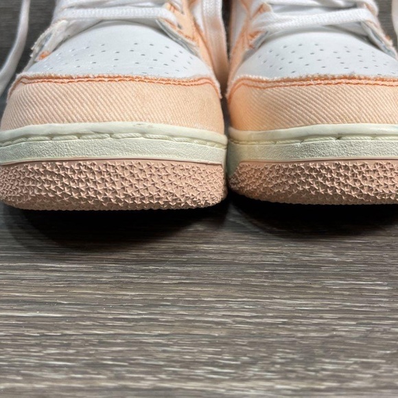 Nike Women’s High Dunk Artic Orange - new without box - Picture 3 of 5